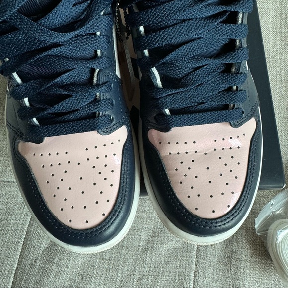 Women’s Air Jordan 1 Retro Hi OG Bubblegum - Picture 10 of 10